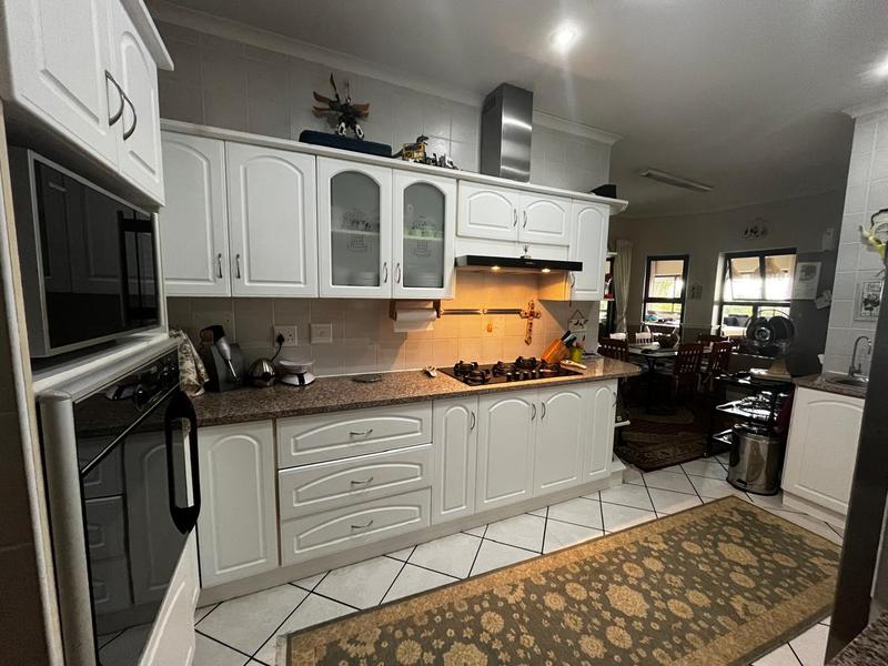 5 Bedroom Property for Sale in Rome Glen Western Cape
